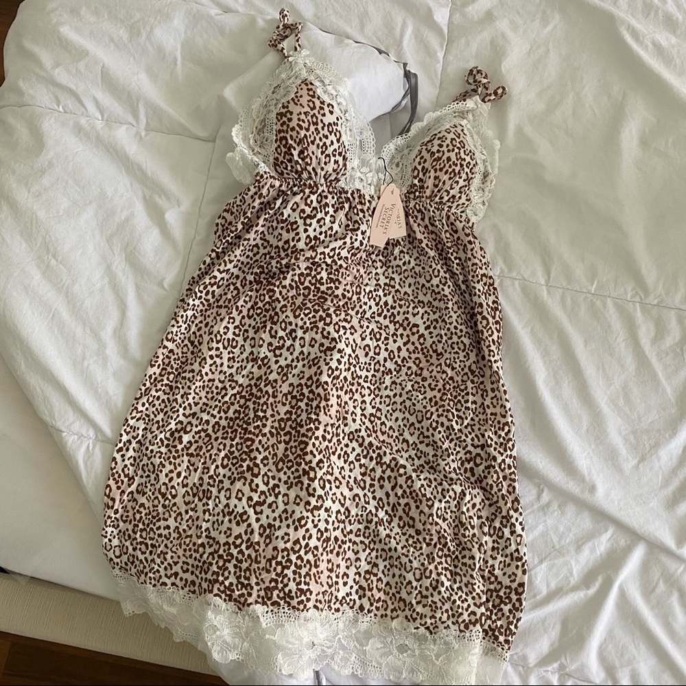 COPY - NWT VICTORIAS SECRET SLEEP SLIP CAMI DRESS SMALL